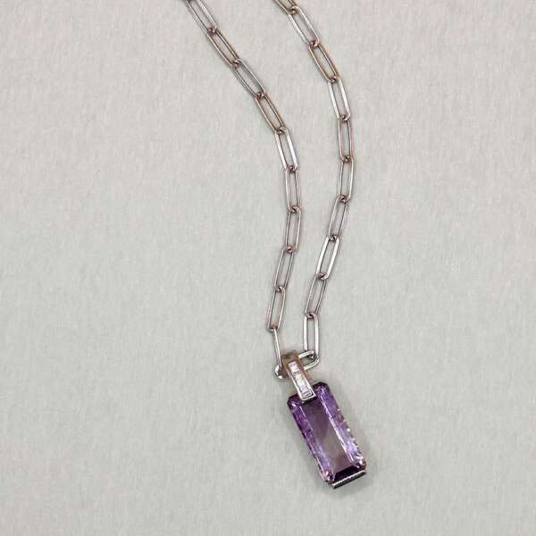 Amethyst rectangular pendant with zircons baguette and silver linked chain