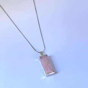 Pink quartz rectangular pendant with silver chain